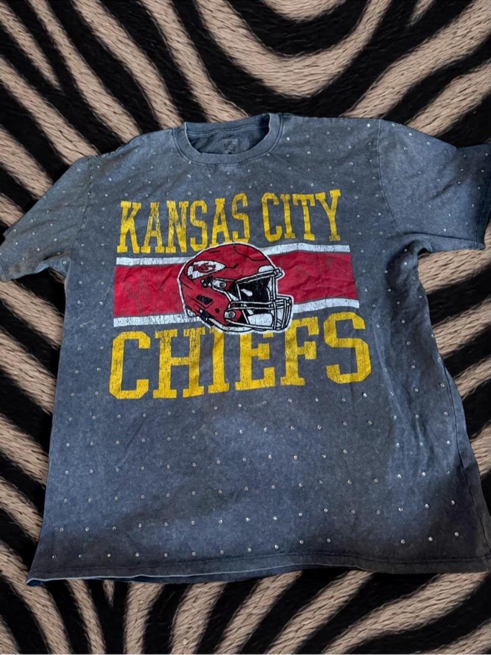 NFL Gray Kansas City Chiefs Rhinestone Graphic Tee